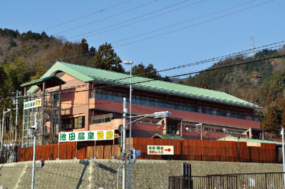 「しっとりつるすべ美人の湯」で有名な池田温泉に行きました。